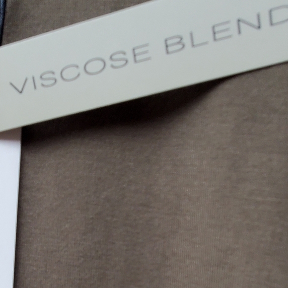 T Tahari Army Green Short Puff Sleeve Stretch Knit Shirt Top medium NWT - Picture 7 of 9